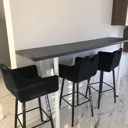 Neu-gebautes-komplettes-reihenhaus Holiday home