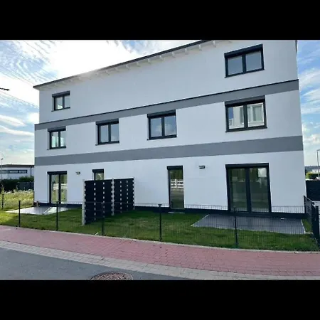 Holiday home Neu-gebautes-komplettes-reihenhaus Oberasbach