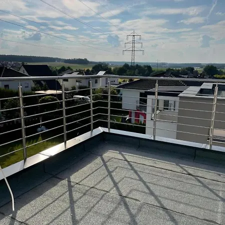 Neu-gebautes-komplettes-reihenhaus * Oberasbach